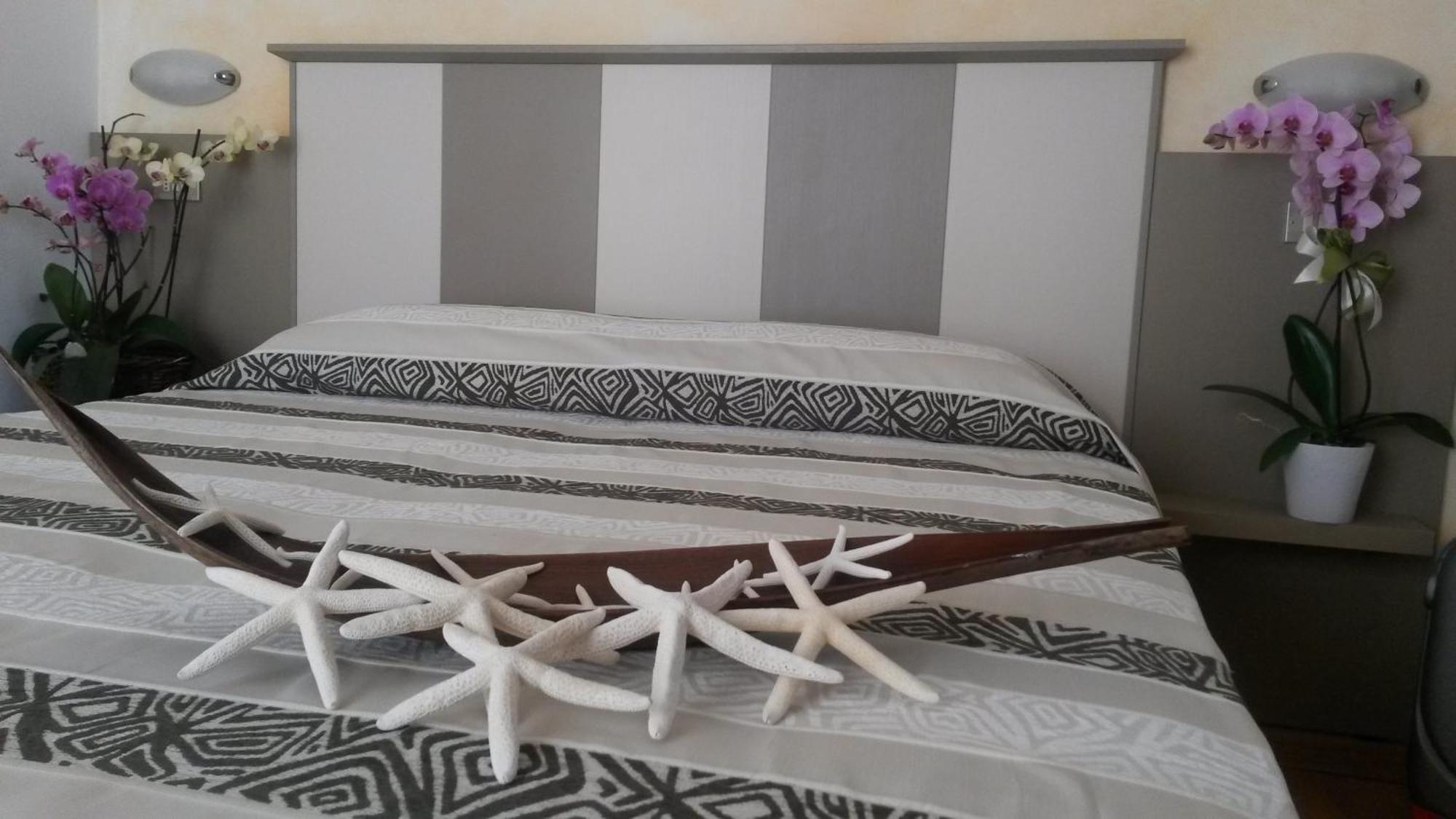 Hotel Camelia Rimini Kültér fotó