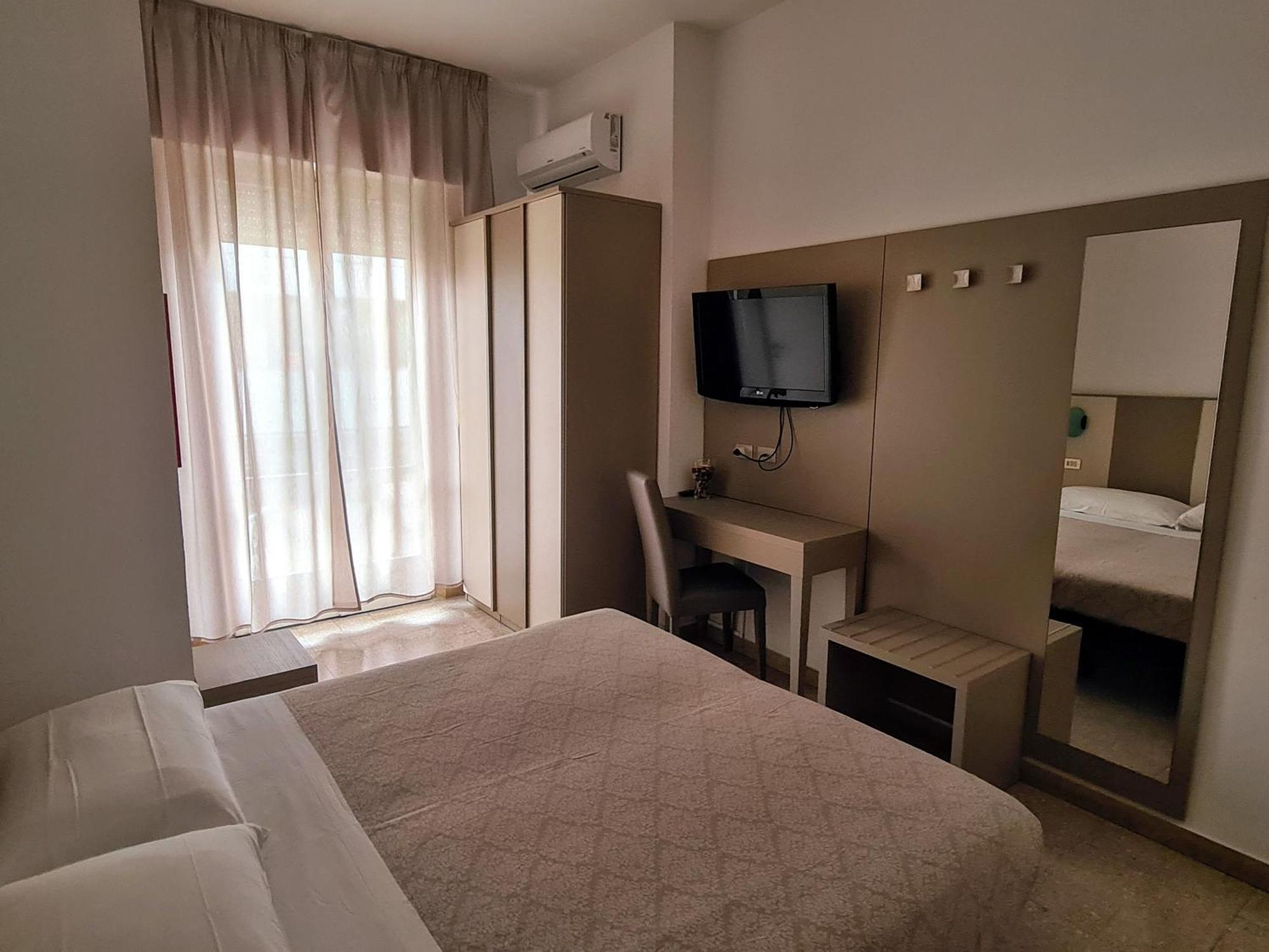 Hotel Camelia Rimini Kültér fotó