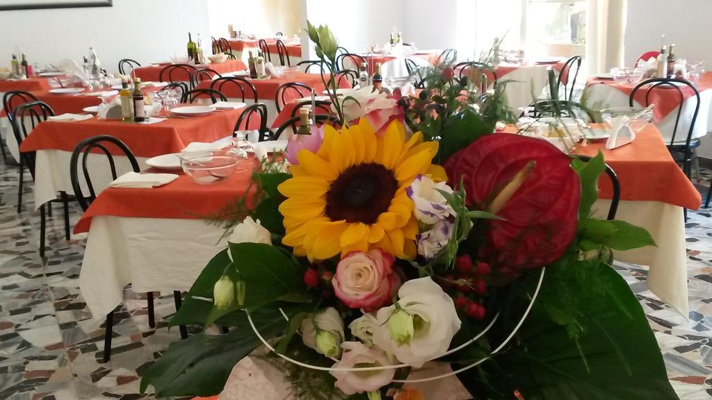 Hotel Camelia Rimini Kültér fotó