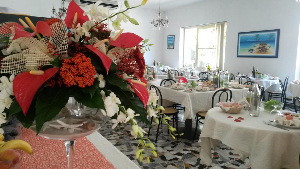 Hotel Camelia Rimini Kültér fotó