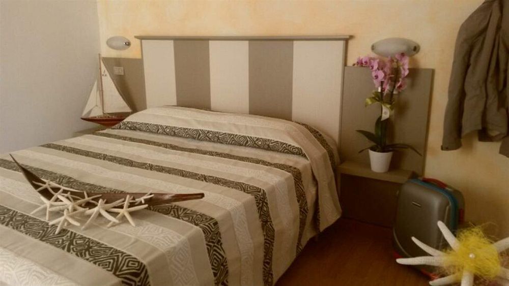 Hotel Camelia Rimini Kültér fotó